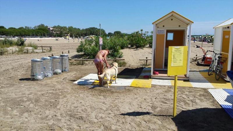 Ampio Bilocale Caorle Lungomare Levante Buitenkant foto